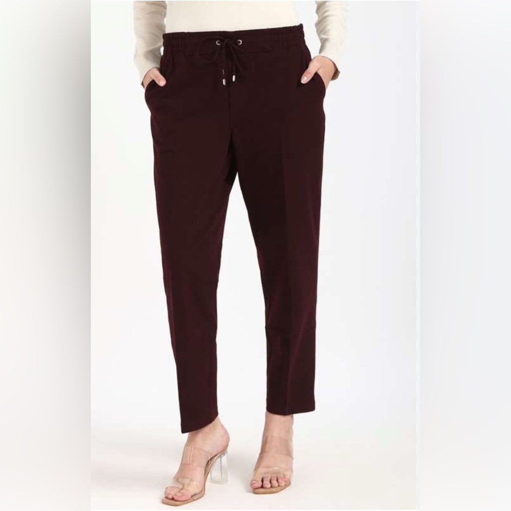 🎀 Tommy Hilfiger Women Mid-Rise Trousers size XXS petite.
Like new condition🎀